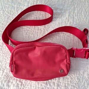 Lululemon cherry mist everywhere belt bag fanny pack 1L long strap